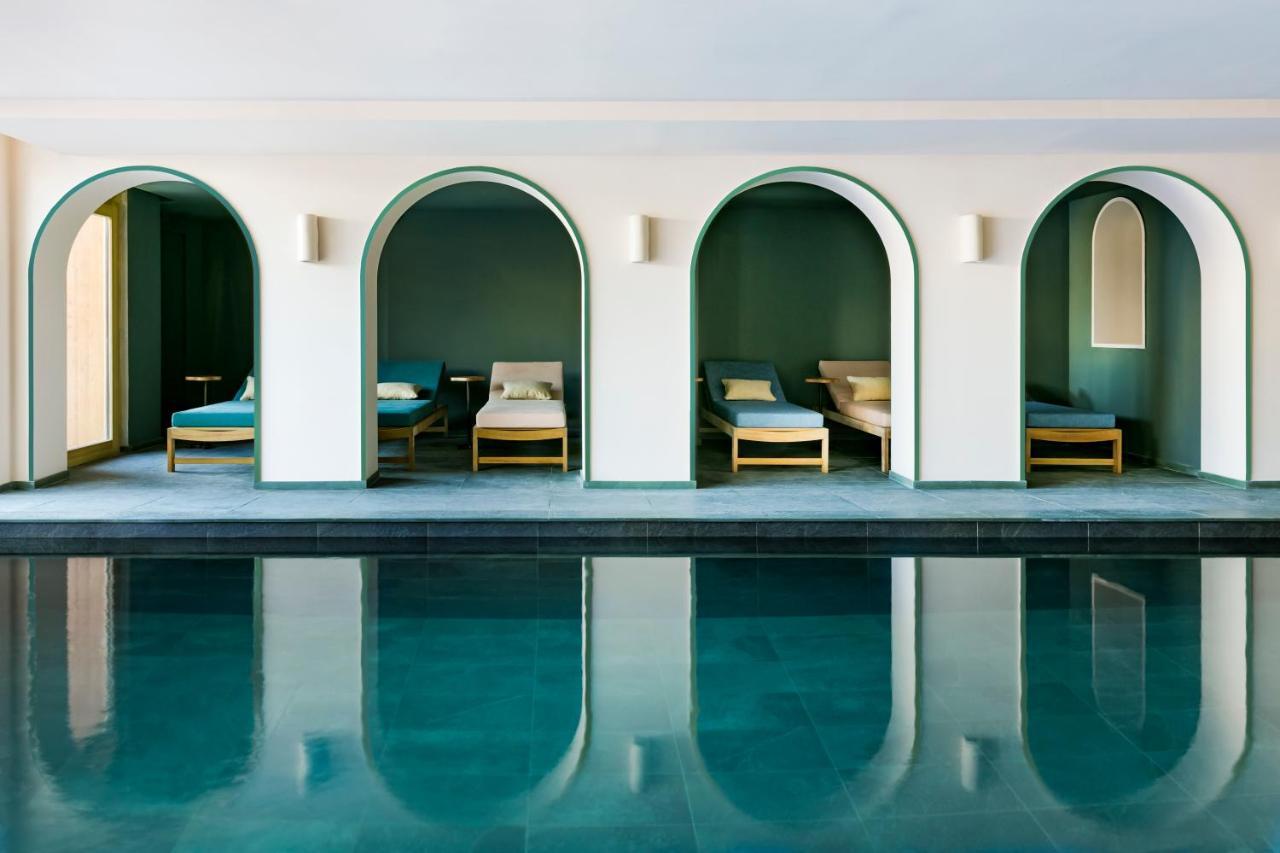 Hotel Le Coucou Мерібель Екстер'єр фото